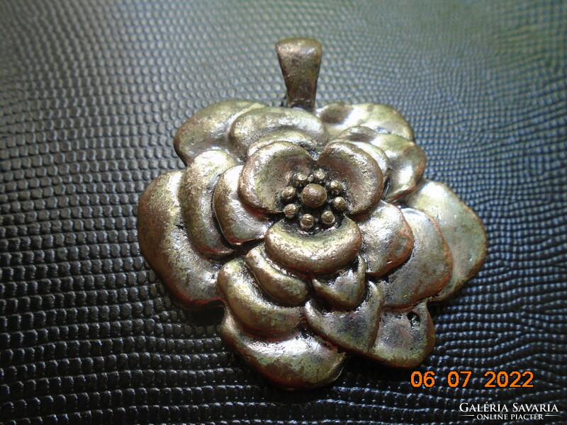Antik ezüstözött bronz  virág medál
