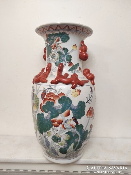 Antique Chinese porcelain large painted water lily plant motif vase 841 5634