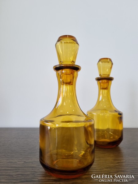 Antik likőrös üvegek,párban-18 cm