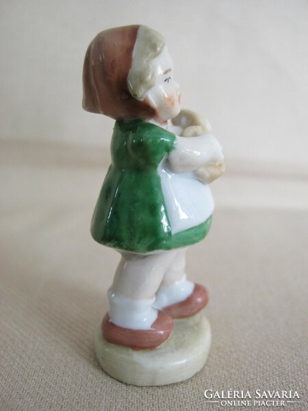 Fasold & Stauch Bock Wallendorf mini porcelán kislány