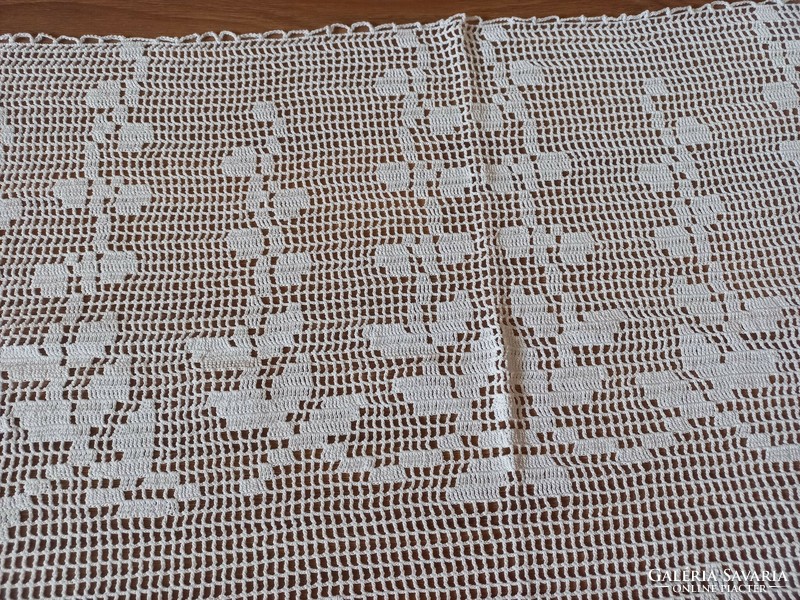 Crocheted, ruffled curtain 78x50 cm