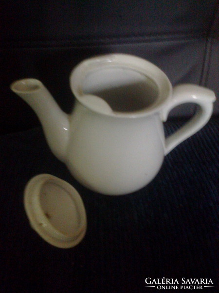 Zsolnay: creamy, covered spout, from the 20s