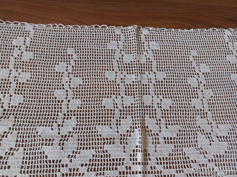 Crocheted, ruffled curtain 78x50 cm