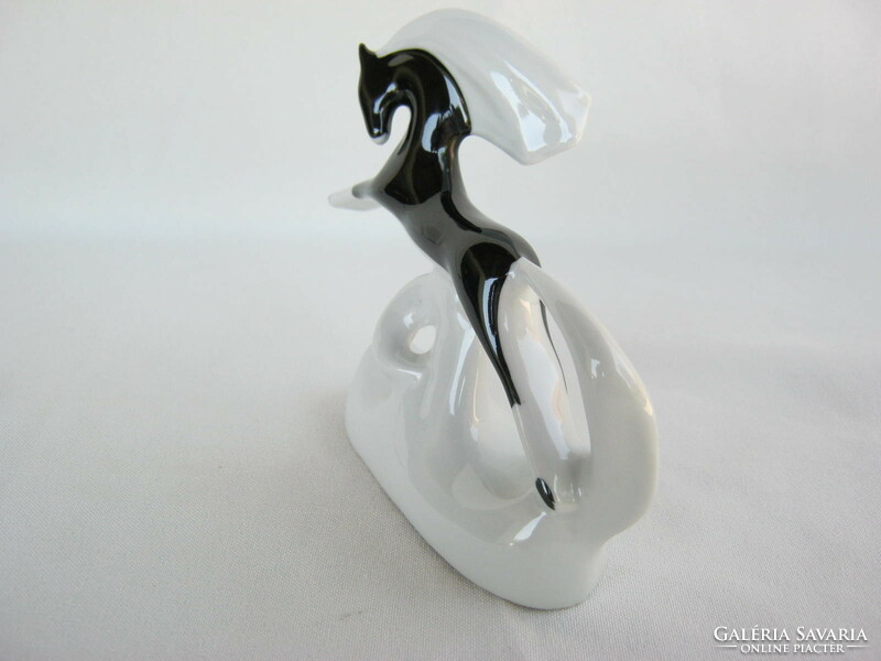 Retro ... szovjet porcelán figura nipp fekete-fehér ló lovacska