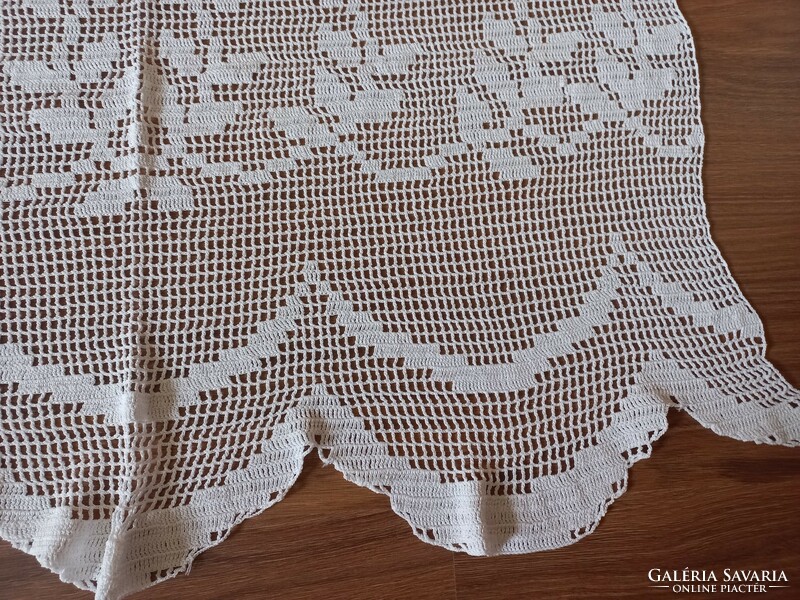 Crocheted, ruffled curtain 78x50 cm