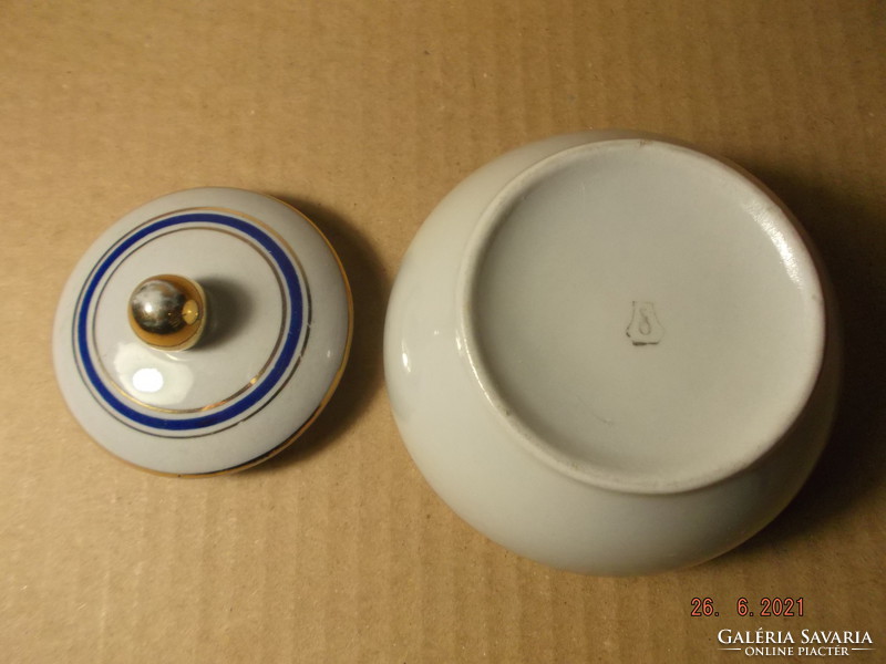 Bonbonnier marked with old quarry porcelain ---2---