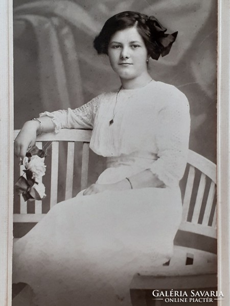Régi női fotó 1913 Mathea Károly Nagy-Kanizsa műtermi fénykép