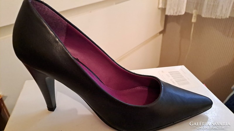 Tündéri magas sarkú St. Oliver cipő, nem használt, 37-es méretű, keskeny lábra