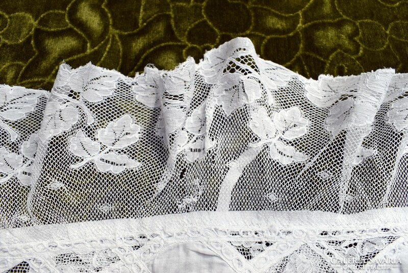 Antik pólya takaró csipke betétes fodros terítő 30 x 48 cm + 11 cm fodor