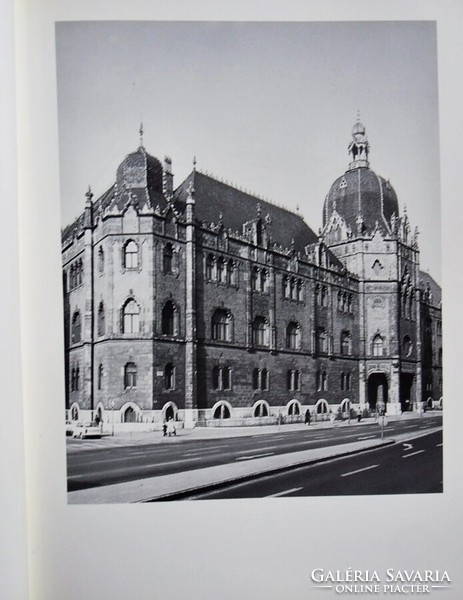 Collections of the Museum of Applied Arts. Ed. Miklós Pál