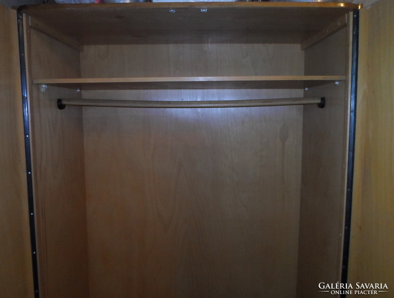 Retro gardróbszekrény, akasztós ruhásszekrény (szekrény, 1960-1970-es évek)