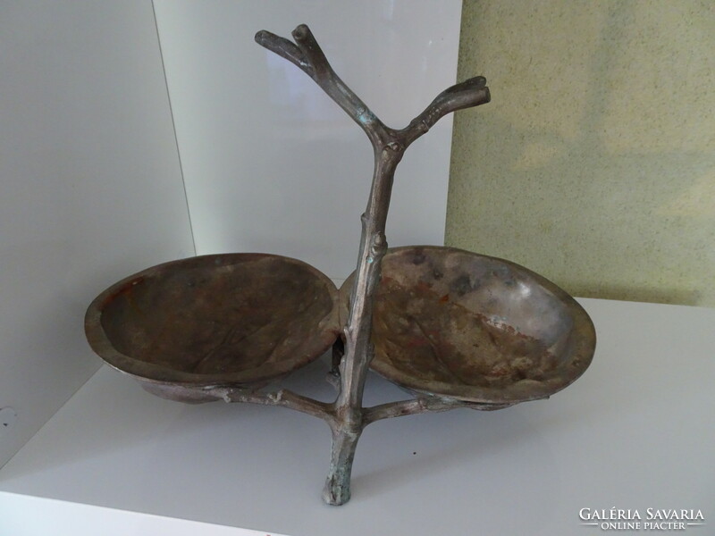 Walnut-shaped tray.