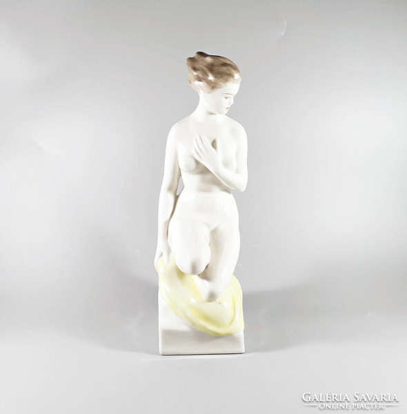 Hölóháza, kneeling naked lady hand-painted porcelain figurine, flawless! (A007)