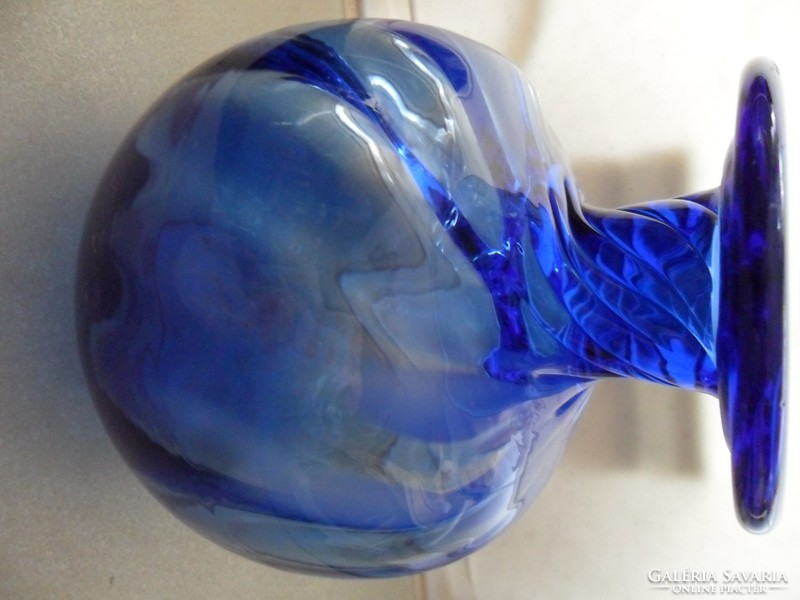 Művészi szakított kék csavart gömb váza