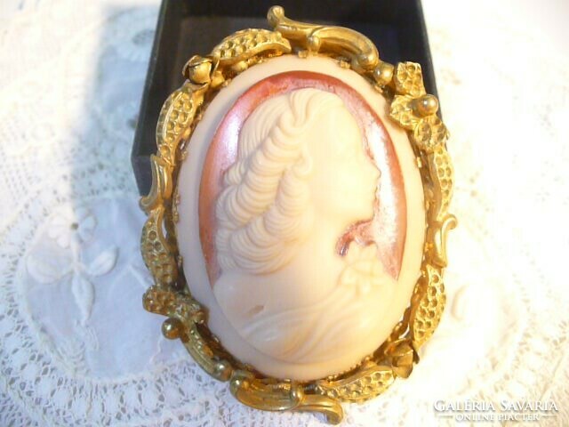 Antique large cameo brooch