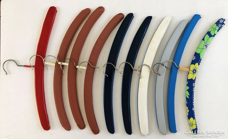 Retro, vintage colorful hangers 10 pcs