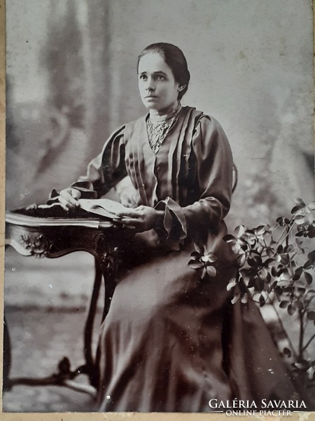 Régi női fotó vintage fénykép Hegedűs V-né fotográfus Szentes műtermi kép hölgy