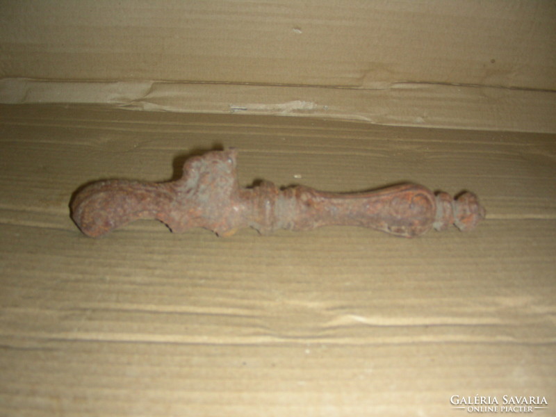 Cast iron nutcracker part