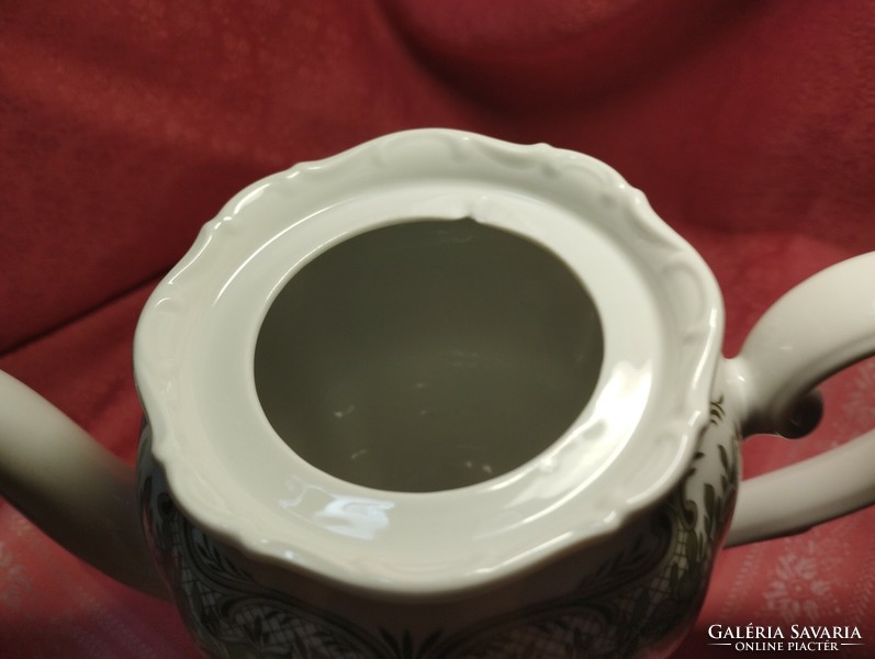 A large porcelain spout