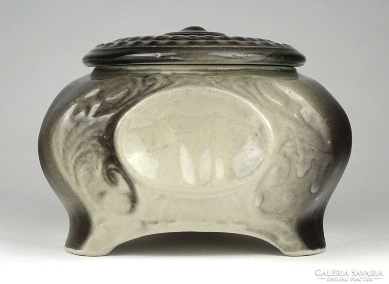 1J626 Régi barokkos porcelán bonbonbonier