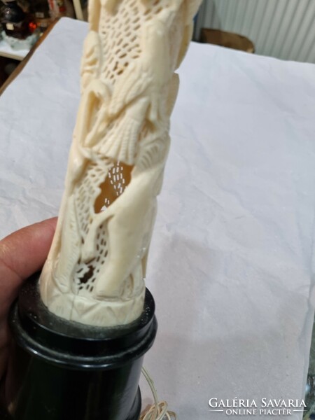 Eastern bone lamp