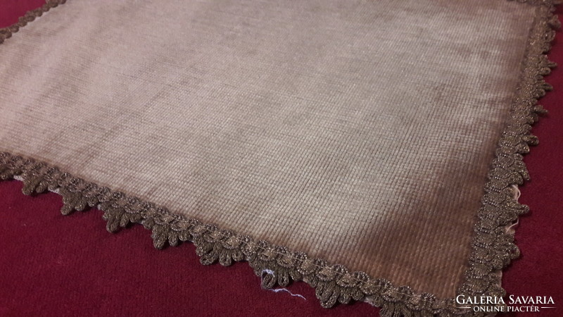 Old velvet tablecloth (l2756)