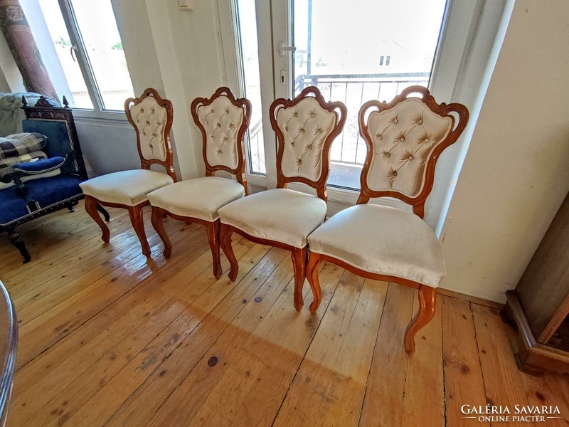 Baroque chair in very good condition /4 pcs/