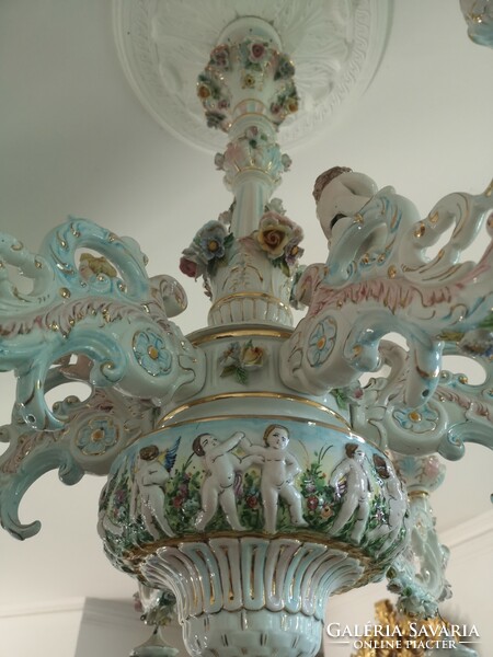 Ritkaság, antik Capodimonte olasz porcelán csillár, kézzel festett (6 ágú, angyalkás, virágos)