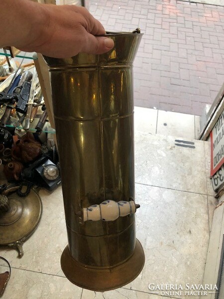 Art Nouveau copper umbrella stand, in good condition, size 70 cm.