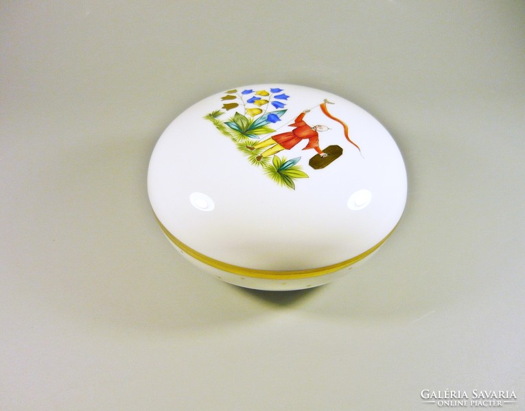 Herend, hand-painted porcelain bonbonier with Chinese showy flowers, 10 cm. (B100)