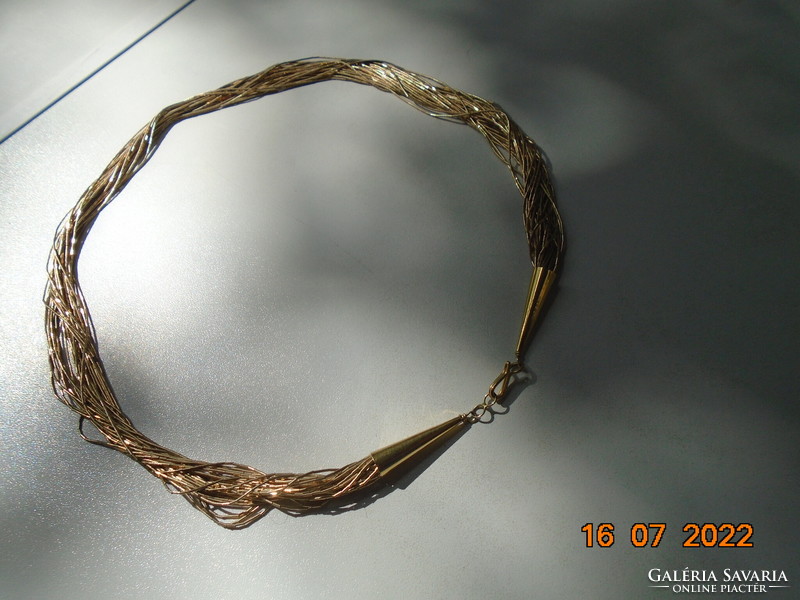 30 soros nagyon vékony aranyozott fémötvözett cső gyöngyökből nyakék aranyozott zárral