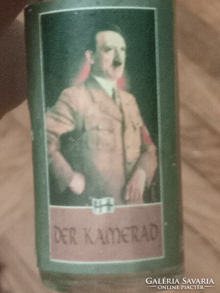 Különleges mini üvegpalack Hitler portréjával