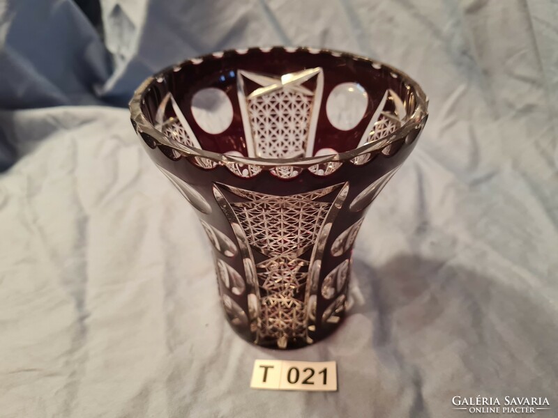 T021 Színezett ólomüveg váza bordó 12 cm