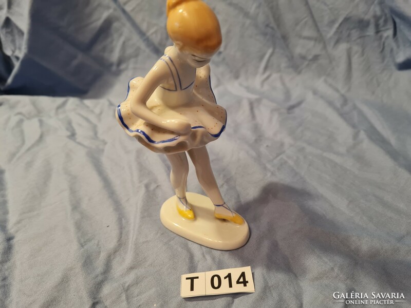 T014 Raven House Ballerina 14 cm