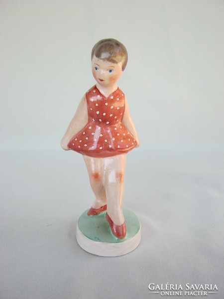 Retro ... iparművészeti kerámia figura nipp kislány pöttyös ruhában