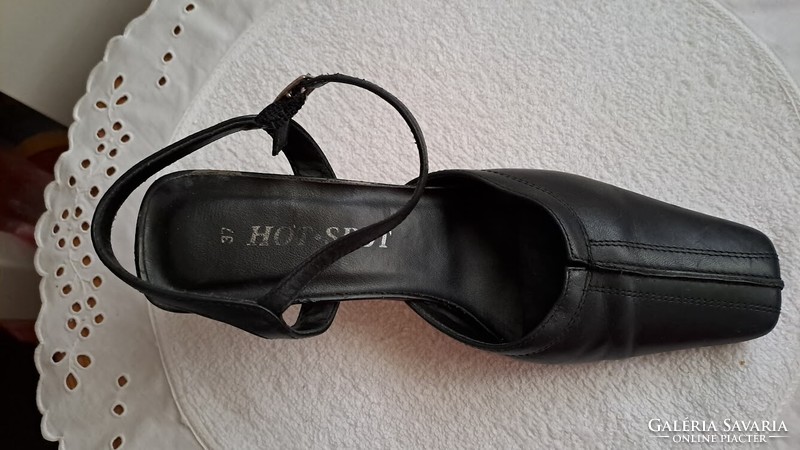 Black leather sandals size 37