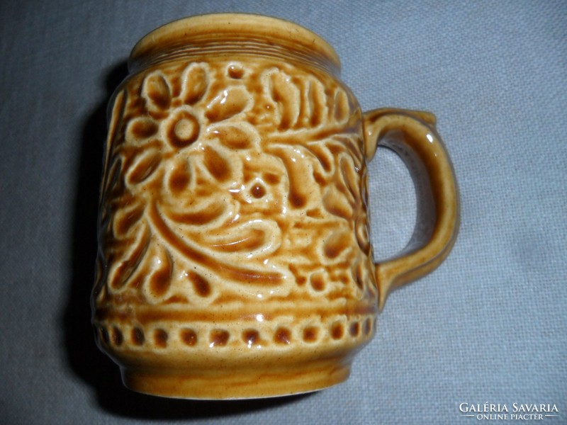 Honey-colored floral granite pitcher, mug zahajszky ? 4202