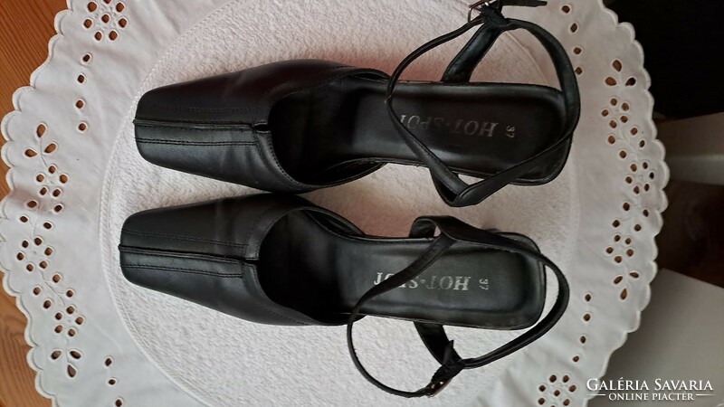 Black leather sandals size 37