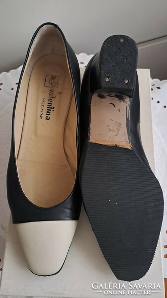 Elegant, Italian, leather, dark blue-beige shoes in size 37