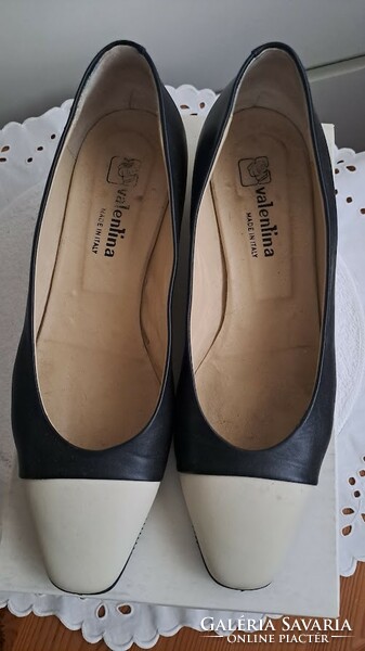 Elegant, Italian, leather, dark blue-beige shoes in size 37