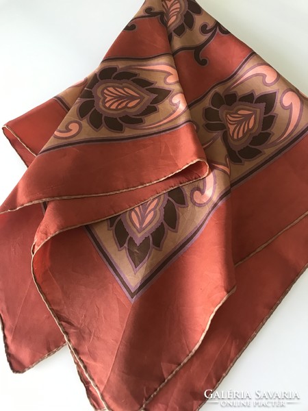 Silk scarf with a beautiful folk motif, hemmed by hand, 87 x 85 cm