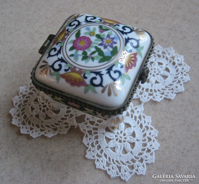 Limoges porcelán kis doboz