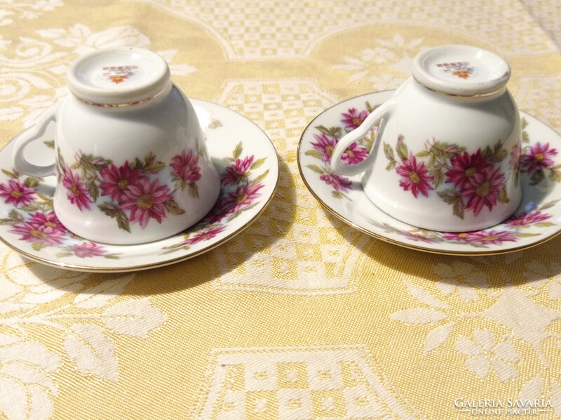 Two small Chinese mocha cups