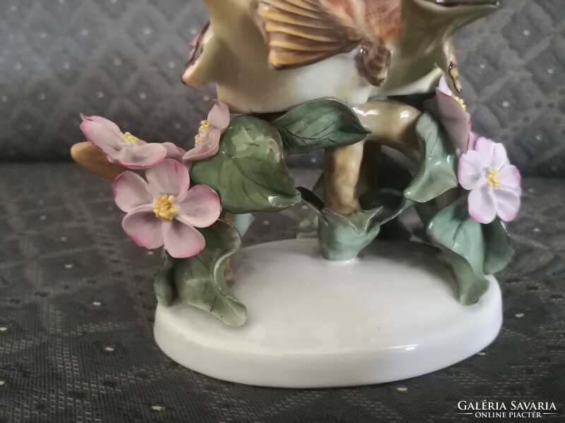 A wonderful pair of Herend porcelain birds on a flowery branch