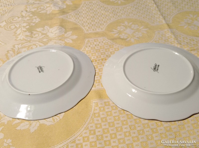 Two small Chinese plates
