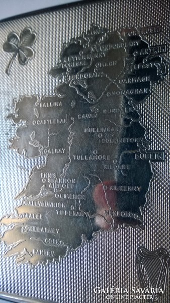 Cigaretta tárca-cigaretta dózni Írország tétképével, lóherével -remek állapotban