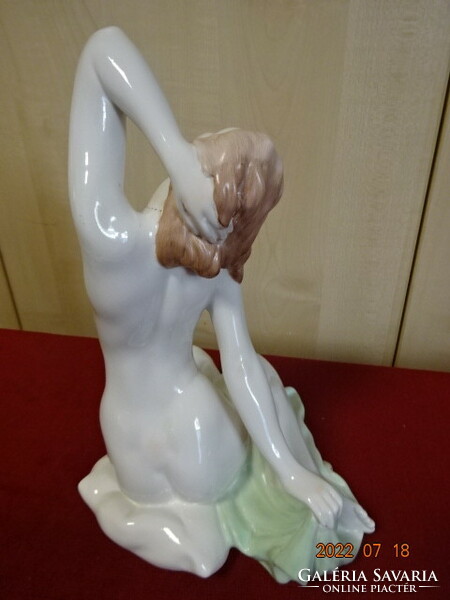 Aquincum porcelán figura, kézzel festett, lány törölközővel. Vanneki! Jókai.