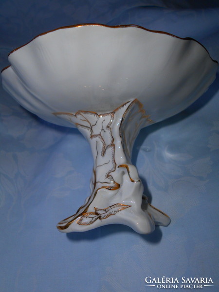 Antik  porcelán talpas kínáló -öble faleveles motívummal