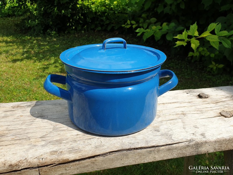 Enameled old vintage enameled small blue lidded iron pot pot decoration