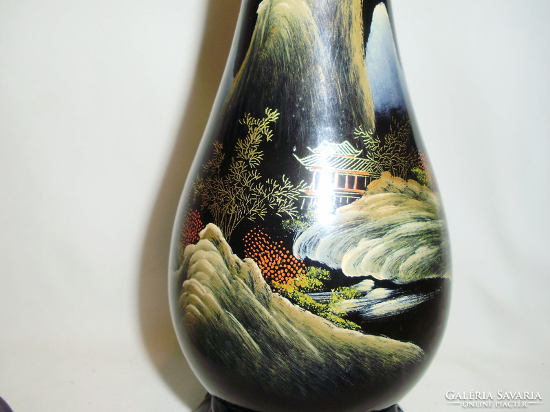 Oriental lacquer vase and bonbonnier - together